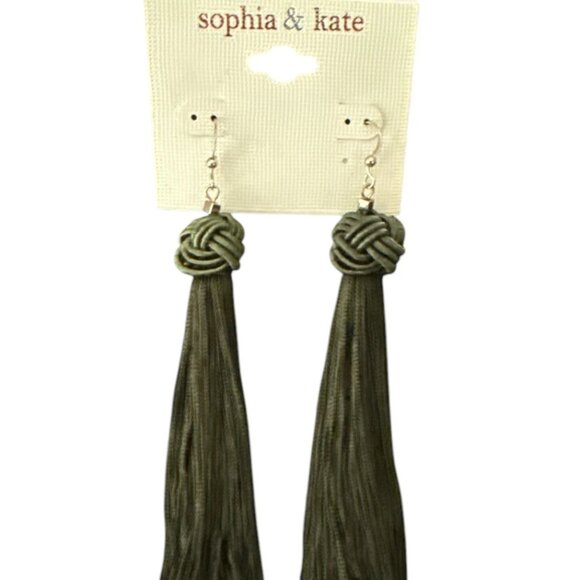 Sophia & Kate Olive Green Tassel Earrings & Unbranded Beaded Necklace Set - Picture 4 of 5